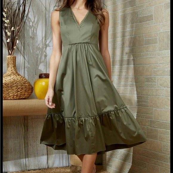 green emerald velvet dress Payton Poplin V Neck Tiered Midi Dress Green main image 0